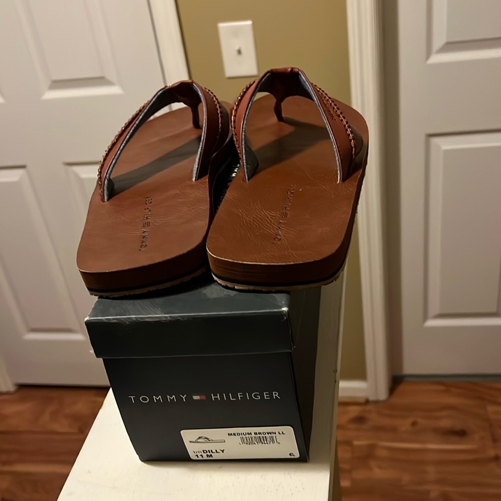 Tommy Slides